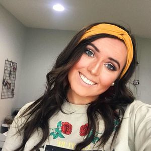 Meet your Posher, Jade